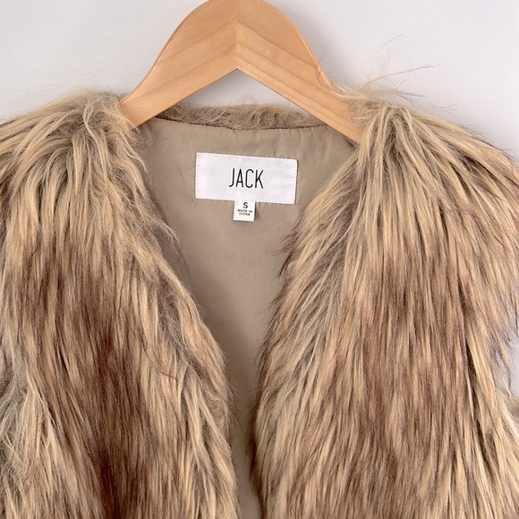 Jack by BB Dakota Azza Faux Fur Cropped Vest Size Small - Picture 11 of 12